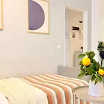 Sophisticated Comfort In The Heart Of The - Romana Square Living Lägenhet *