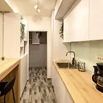 Sophisticated Comfort In The Heart Of The - Romana Square Living *