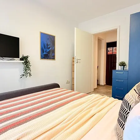 Apartment Sophisticated Comfort In The Heart Of The - Romana Square Living