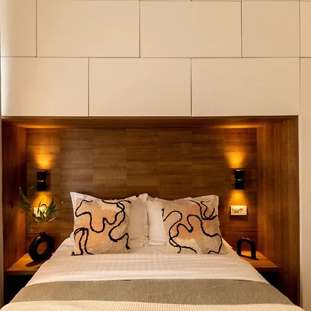 Sophisticated Comfort In The Heart Of The - Romana Square Living *