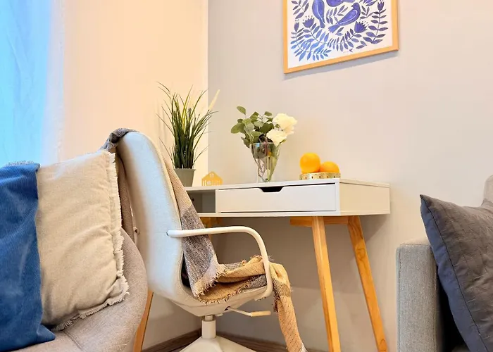 Sophisticated Comfort In The Heart Of The - Romana Square Living