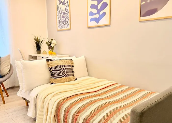 Sophisticated Comfort In The Heart Of The - Romana Square Living Appartement