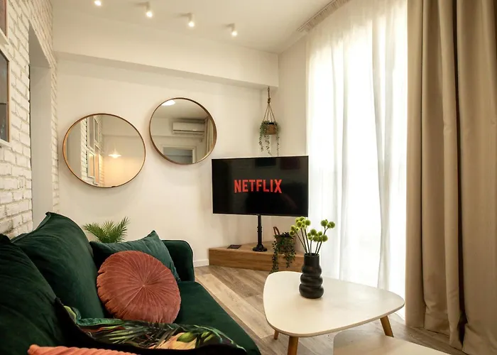 Sophisticated Comfort In The Heart Of The - Romana Square Living Appartement