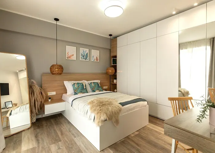 Sophisticated Comfort In The Heart Of The - Romana Square Living Appartement
