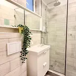 Apartman Sophisticated Comfort In The Heart Of The - Romana Square Living Bukarest