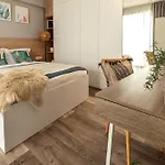 Sophisticated Comfort In The Heart Of The - Romana Square Living Апартаменти