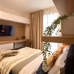 Sophisticated Comfort In The Heart Of The - Romana Square Living Apartment *