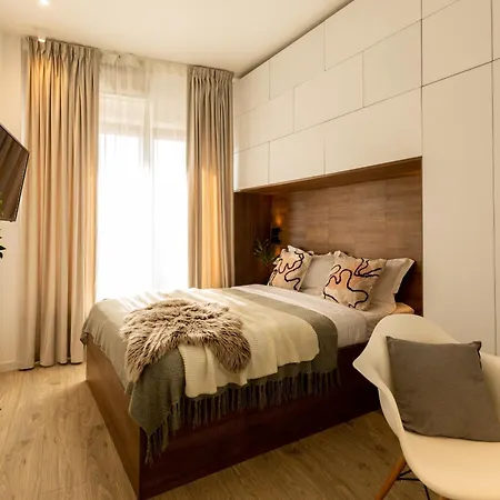 Sophisticated Comfort In The Heart Of The - Romana Square Living شقة *