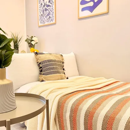 Sophisticated Comfort In The Heart Of The - Romana Square Living Bukurešť