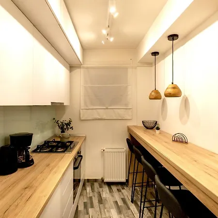 Sophisticated Comfort In The Heart Of The - Romana Square Living *