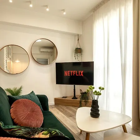 Sophisticated Comfort In The Heart Of The - Romana Square Living Apartamento