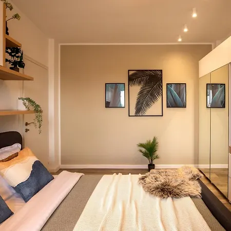 Sophisticated Comfort In The Heart Of The - Romana Square Living