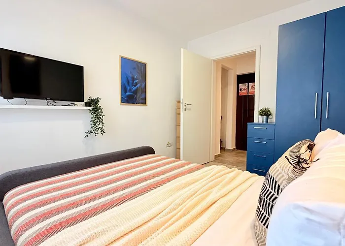 شقة Sophisticated Comfort In The Heart Of The - Romana Square Living