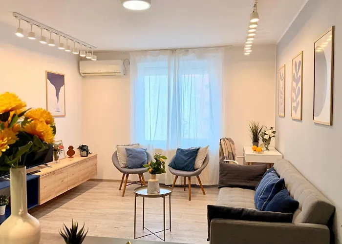 דירה Sophisticated Comfort In The Heart Of The - Romana Square Living *