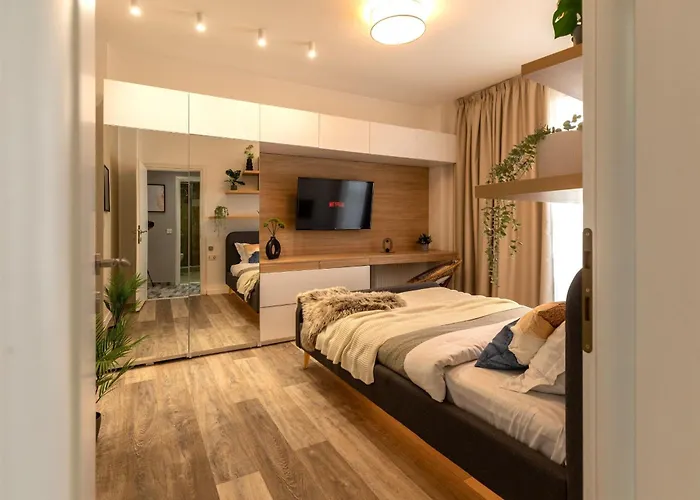 شقة Sophisticated Comfort In The Heart Of The - Romana Square Living *