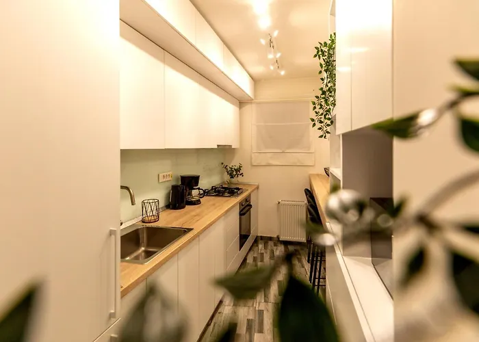 شقة Sophisticated Comfort In The Heart Of The - Romana Square Living *