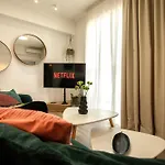Apartamento Sophisticated Comfort In The Heart Of The - Romana Square Living