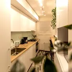 Apartament Sophisticated Comfort In The Heart Of The - Romana Square Living *